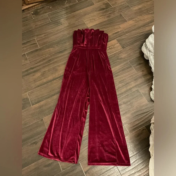 Easel Women’s Large‎ Hot pink velvet jumpsuit with Pockets - Picture 1 of 3
